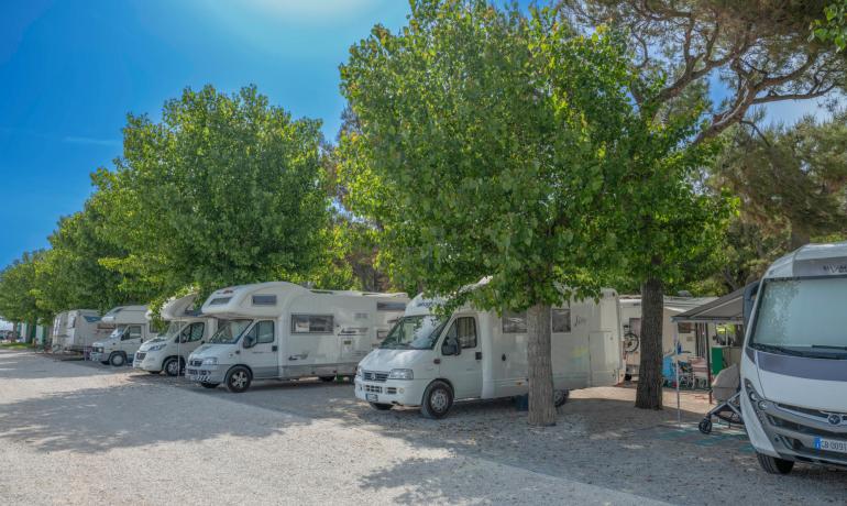 holidayfamilyvillage fr offre-aire-pour-camping-car-porto-sant-elpidio 020